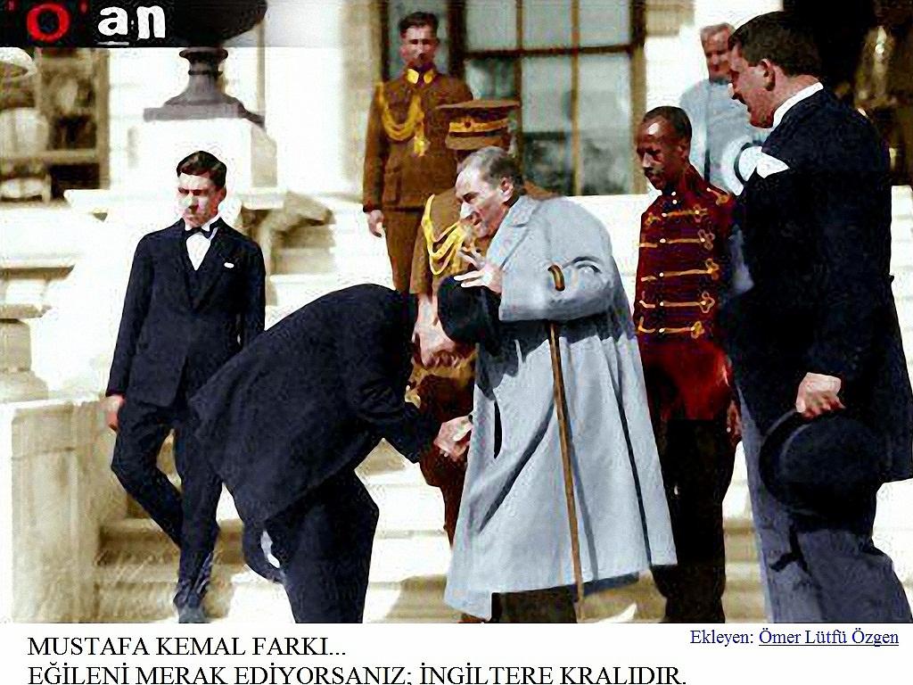Ataturk-ve-ingiliz-krali-Edward-Ataturk-un-elini-operken