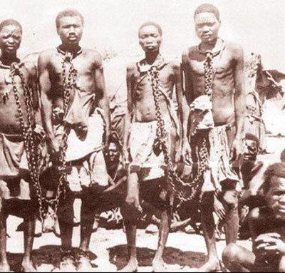 afrikali-zincirle-bagli-koleler84