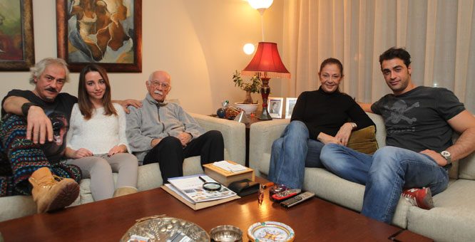 Sarp-Levendoglu-Yeni-Fotograflari-ailesi