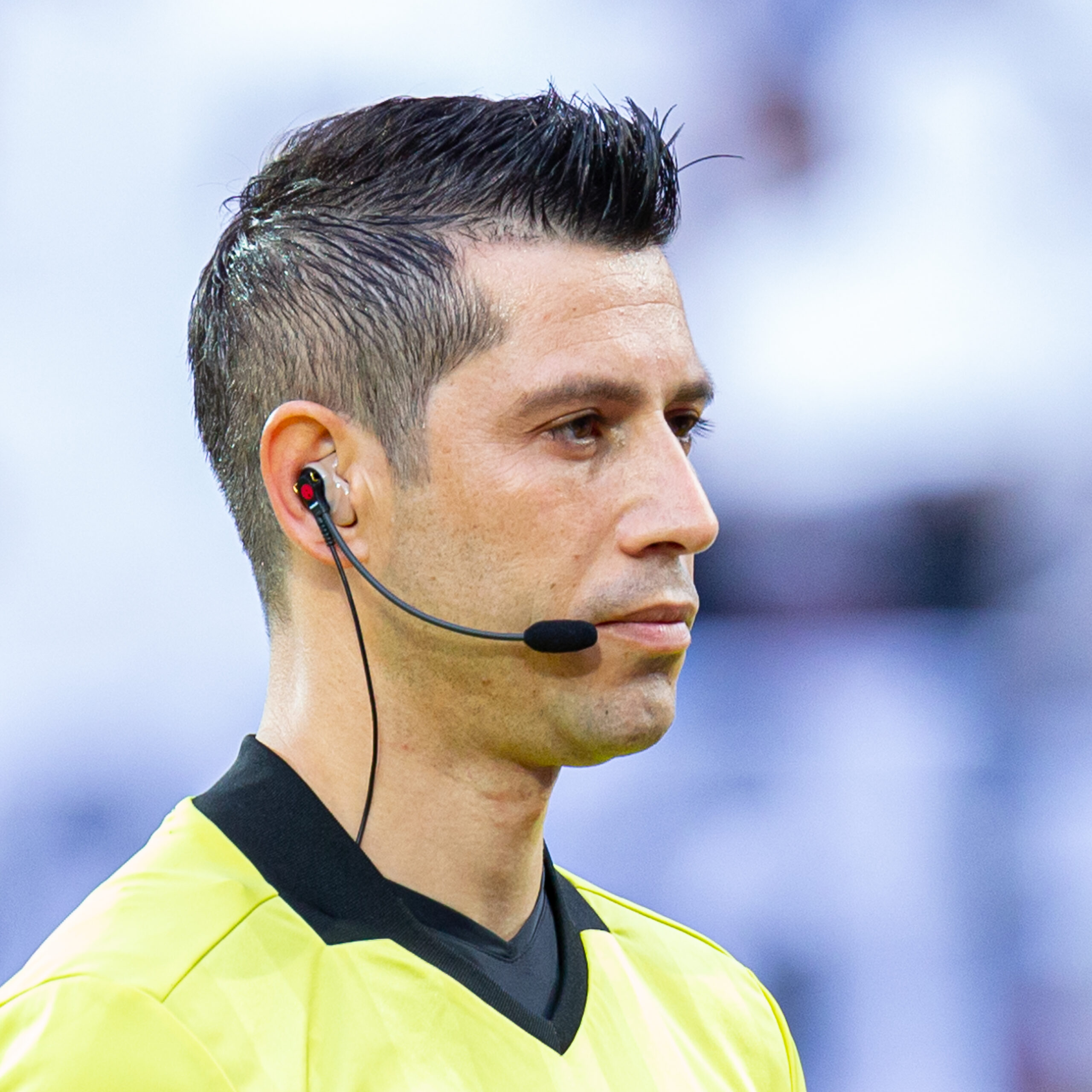 Schiedsrichter, referee Ali Palabiyik (Türkei); Porträt, Einzelbild