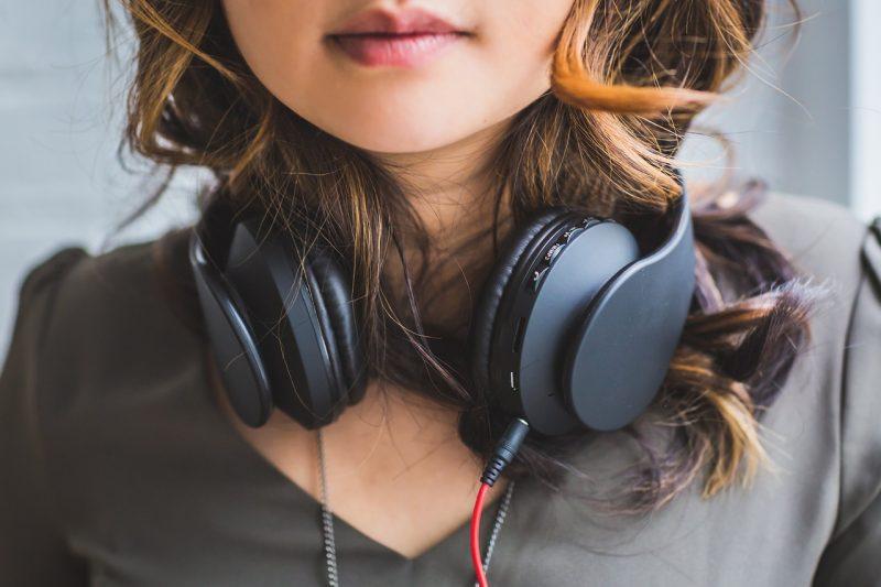 kulaklikla muzik dinlemenin zararlari3