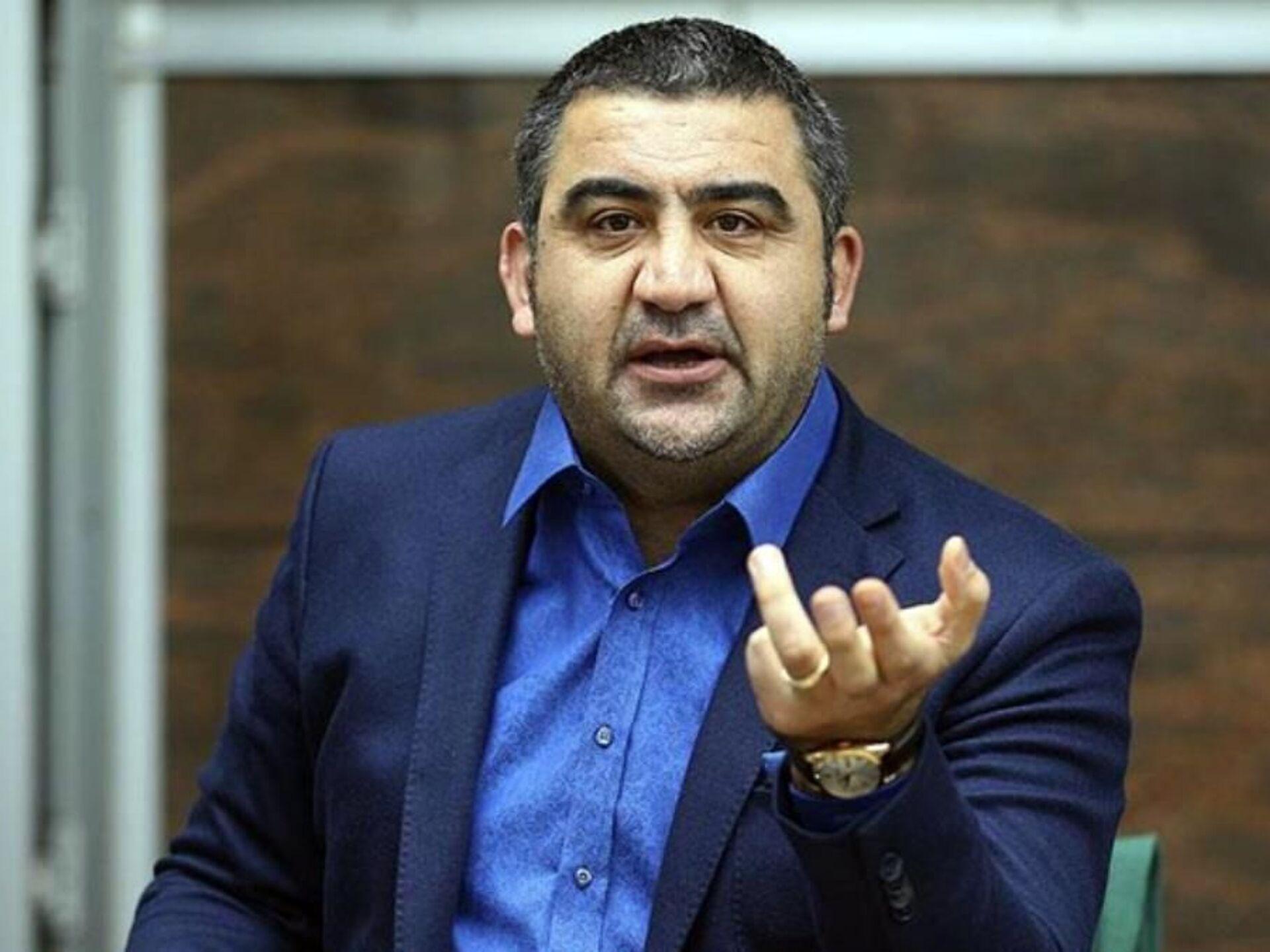 umit ozat kimdir 1
